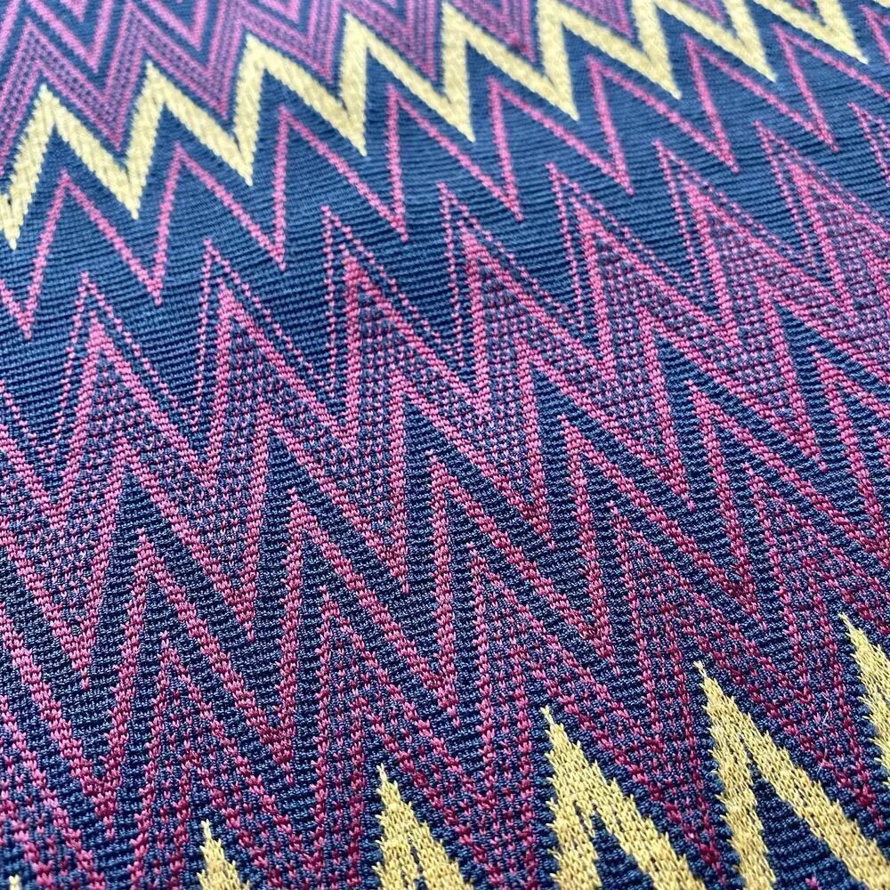 ZARA Top Mock Neck Crop Zig Zag Chevron Texture Short Sleeve Black Maroon Gold M